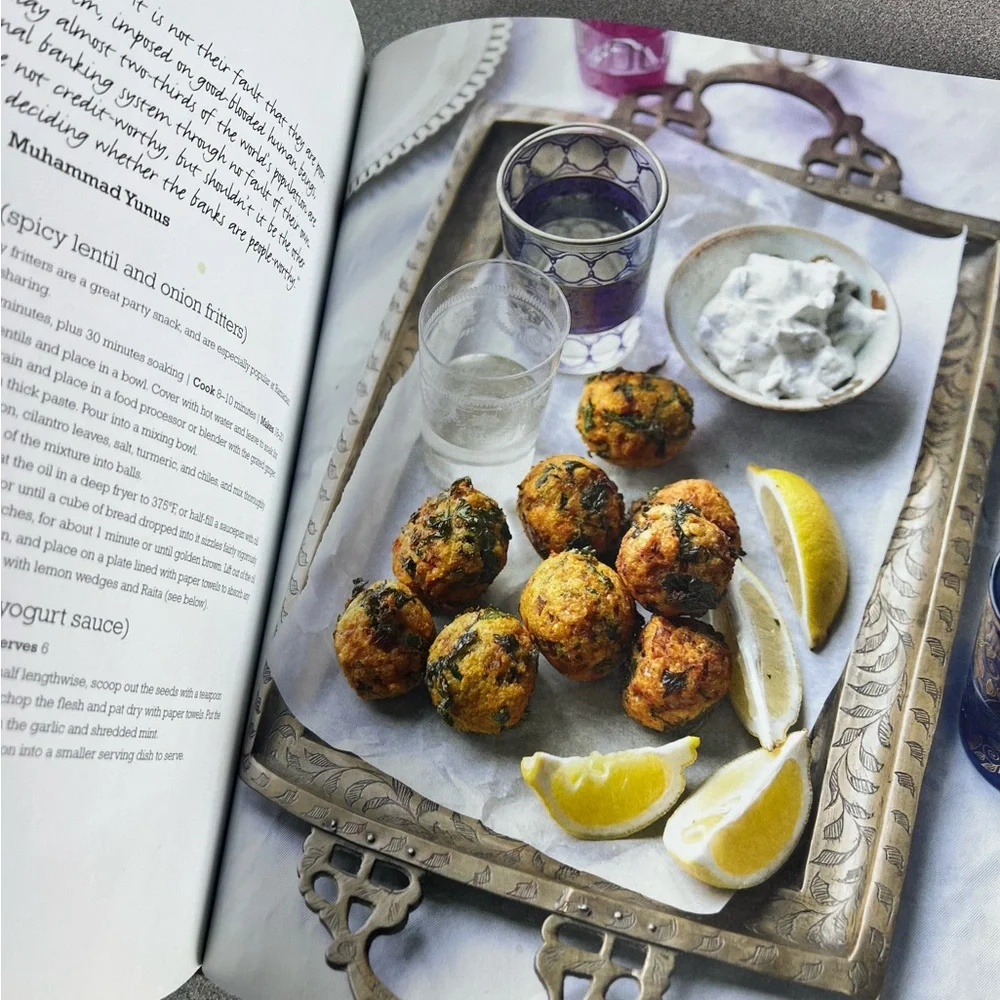 Share: The Cookbook That Celebrates Our Common Humanity Foreword by Meryl Streep